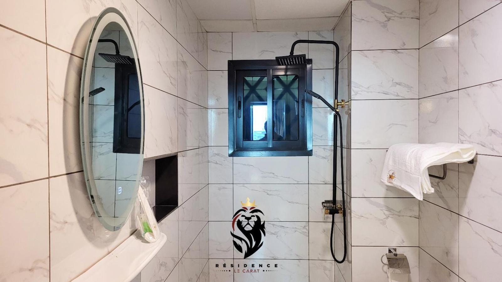 Residence Le Carat Дуала Екстериор снимка