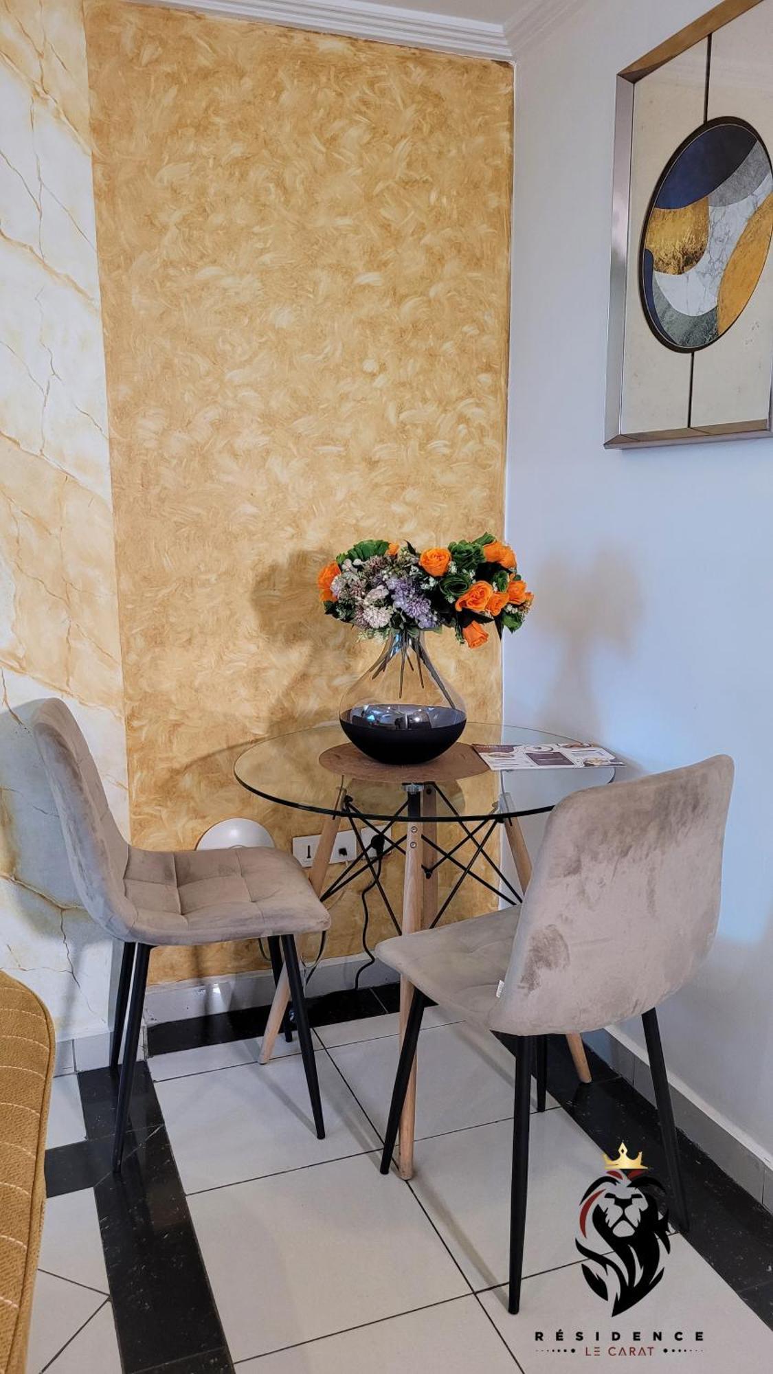 Residence Le Carat Дуала Екстериор снимка